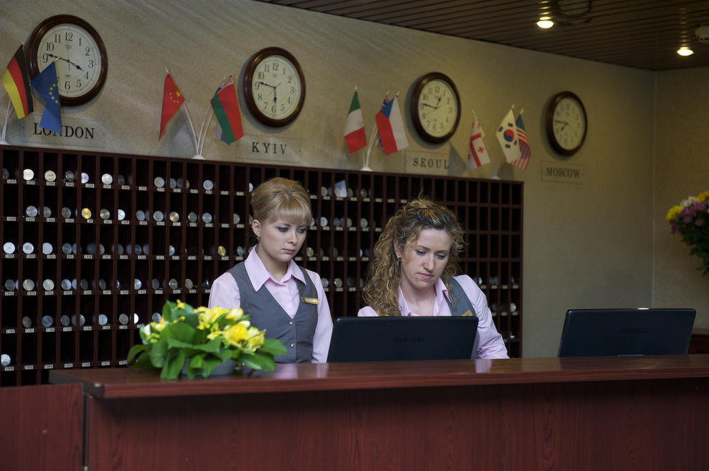 Slavutych Hostel キエフ エクステリア 写真